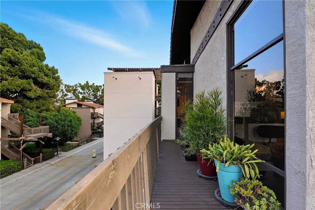 7327 Marina Pacifica S