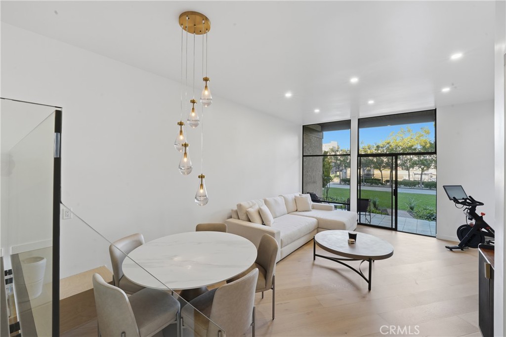 8103 Marina Pacifica N