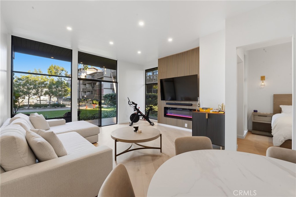 8103 Marina Pacifica N