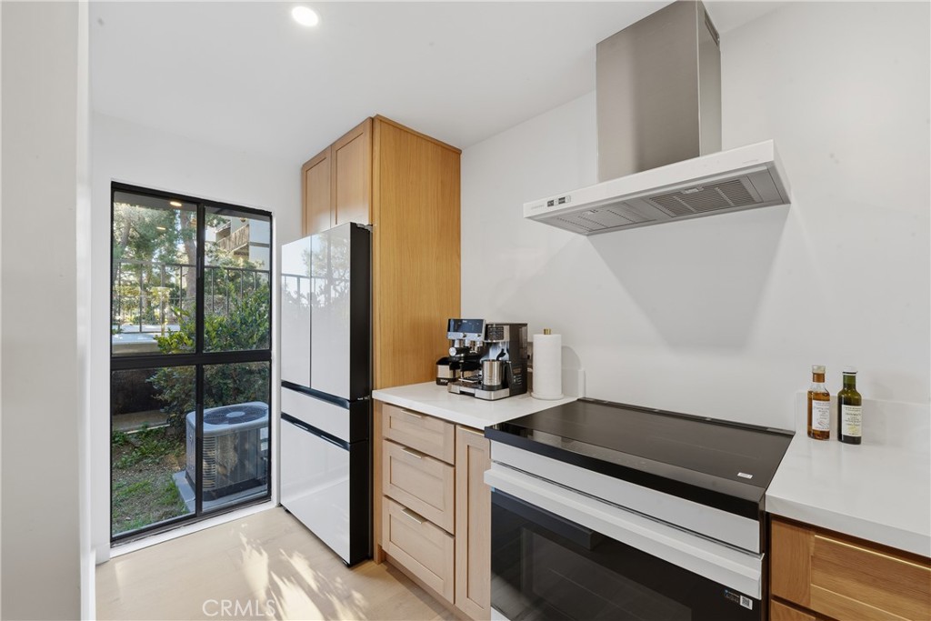 8103 Marina Pacifica N