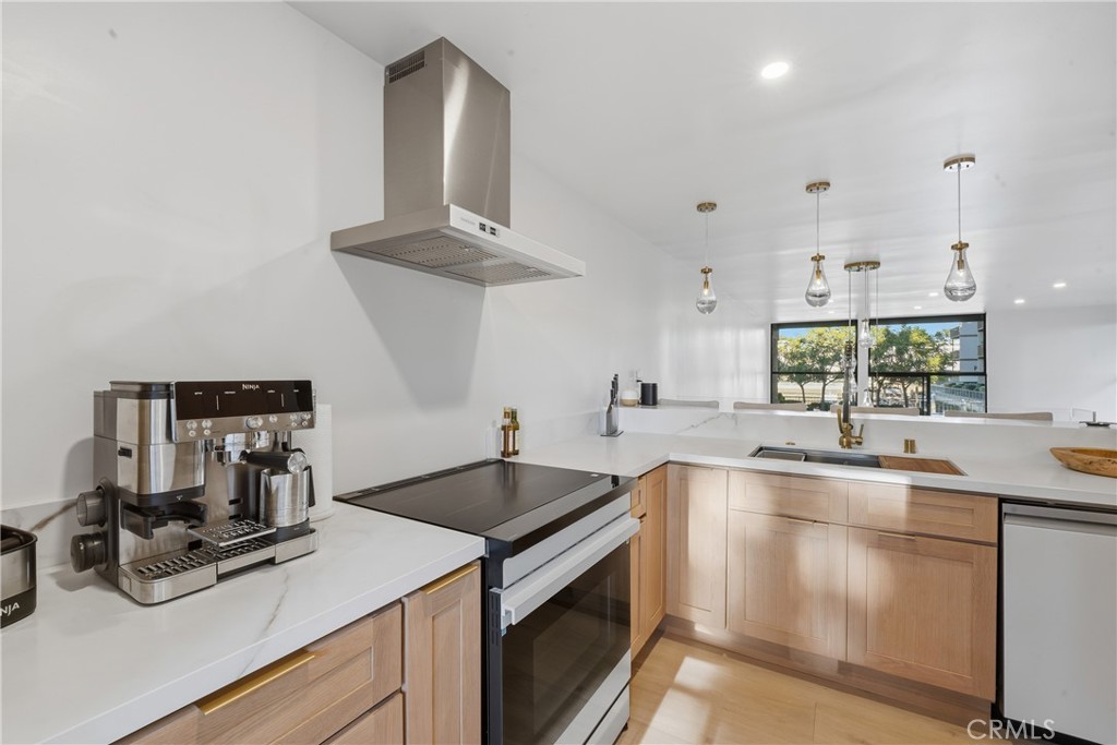 8103 Marina Pacifica N