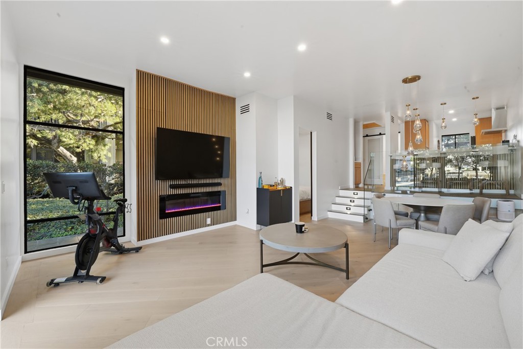 8103 Marina Pacifica N