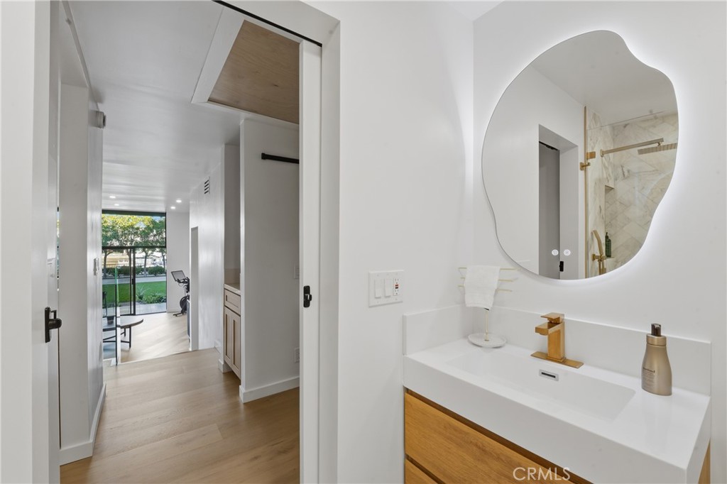 8103 Marina Pacifica N