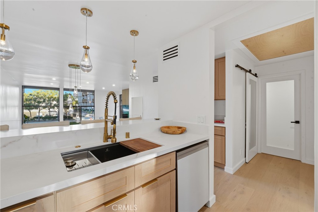 8103 Marina Pacifica N