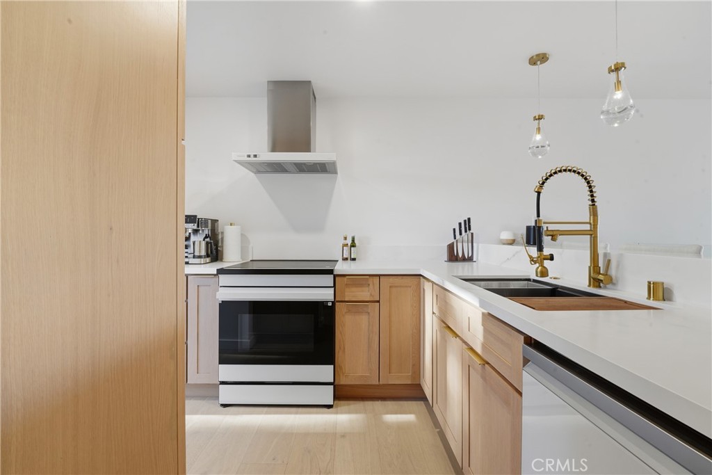 8103 Marina Pacifica N