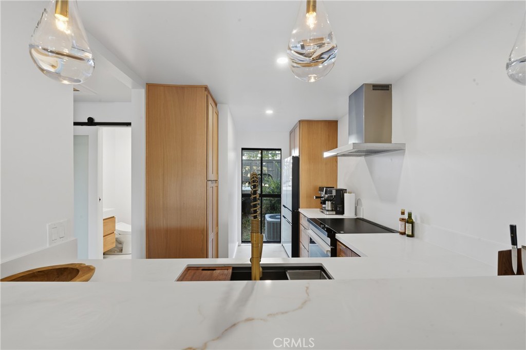 8103 Marina Pacifica N