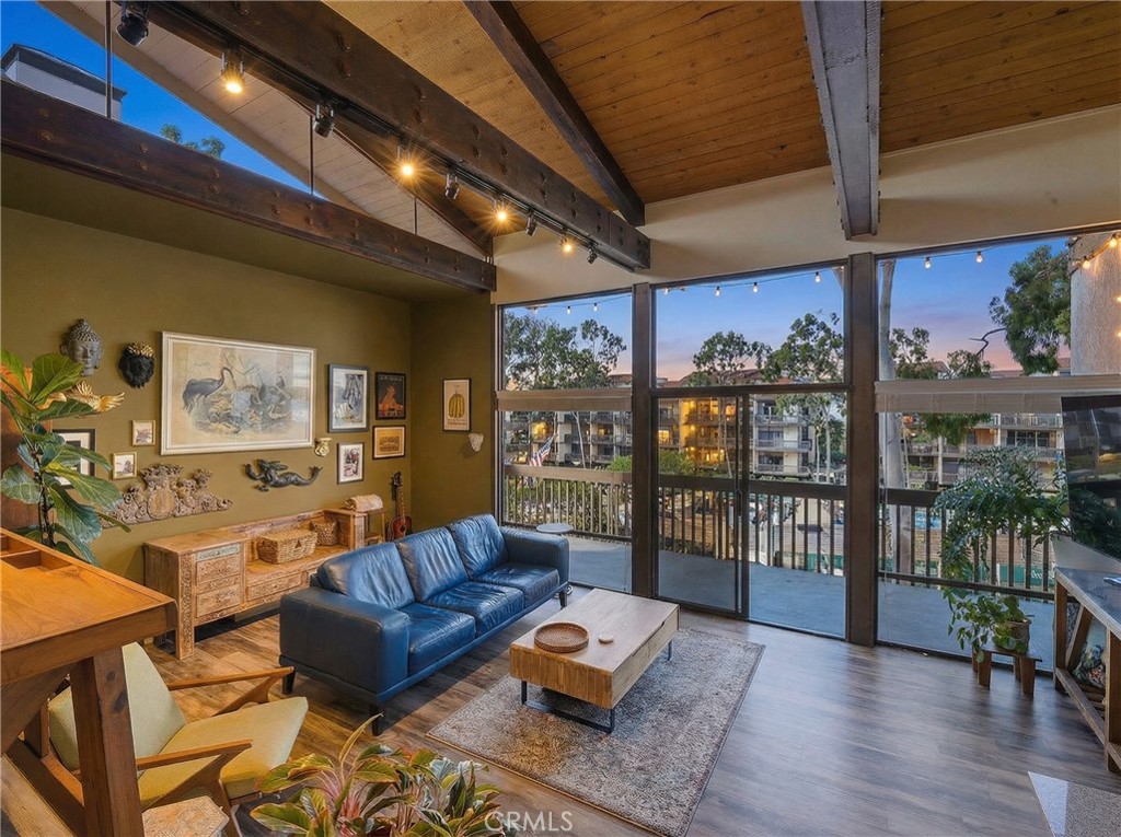 8321 Marina Pacifica N