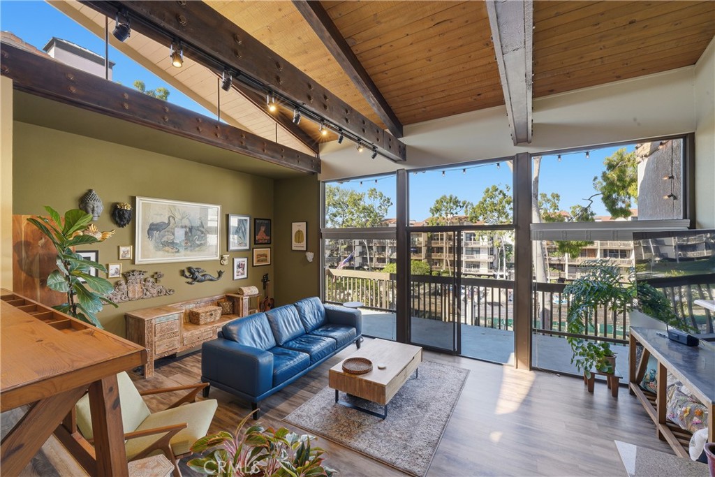 8321 Marina Pacifica N