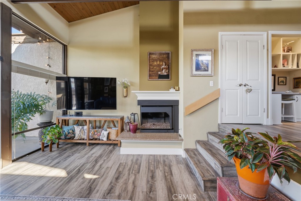 8321 Marina Pacifica N