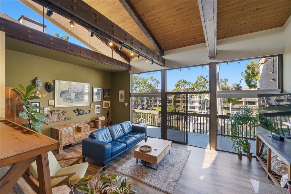 8321 Marina Pacifica N