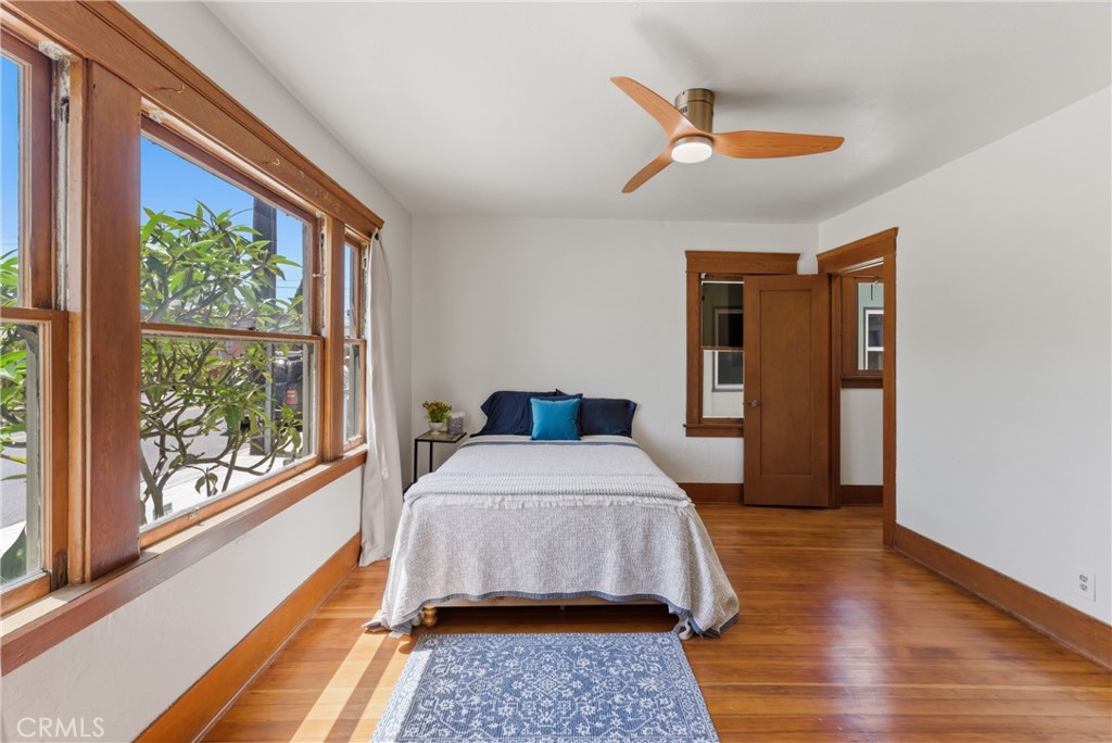 1005 Roswell