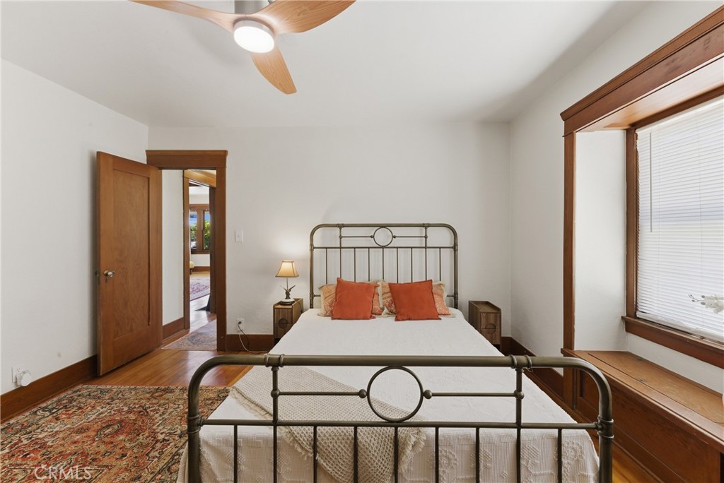 1005 Roswell