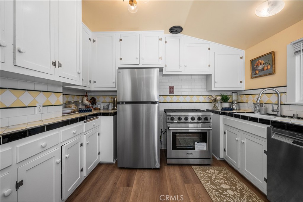 1005 Roswell