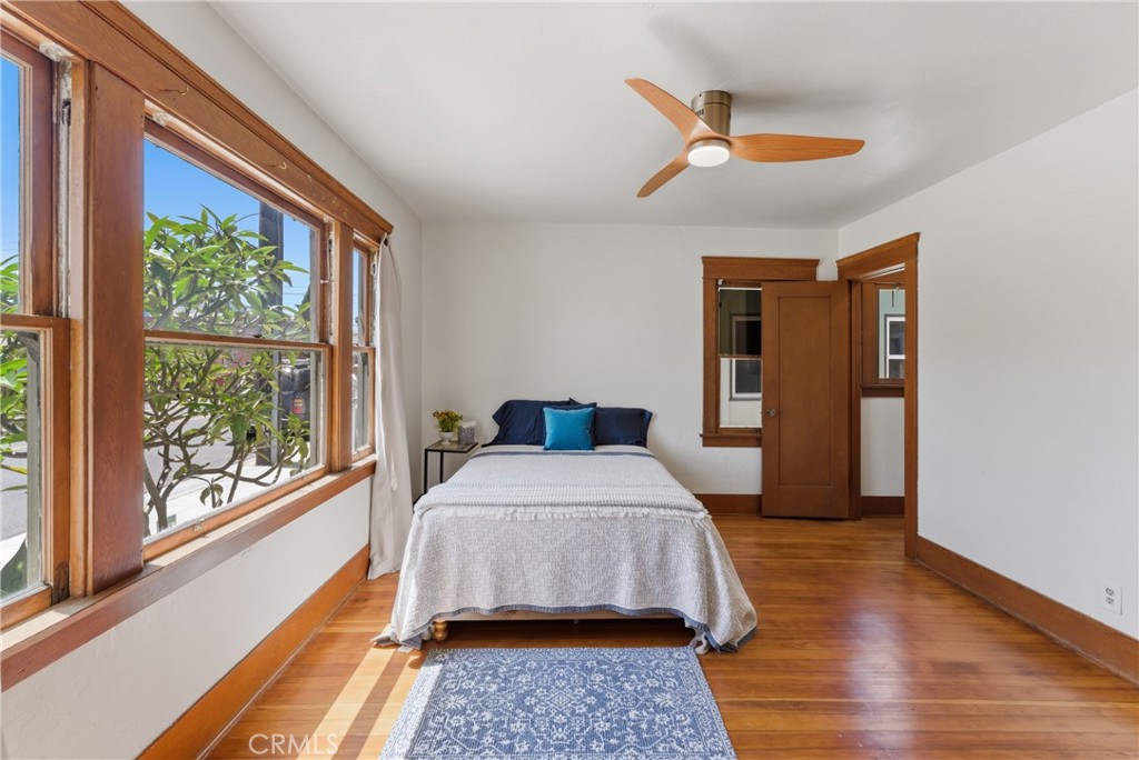 1005 Roswell