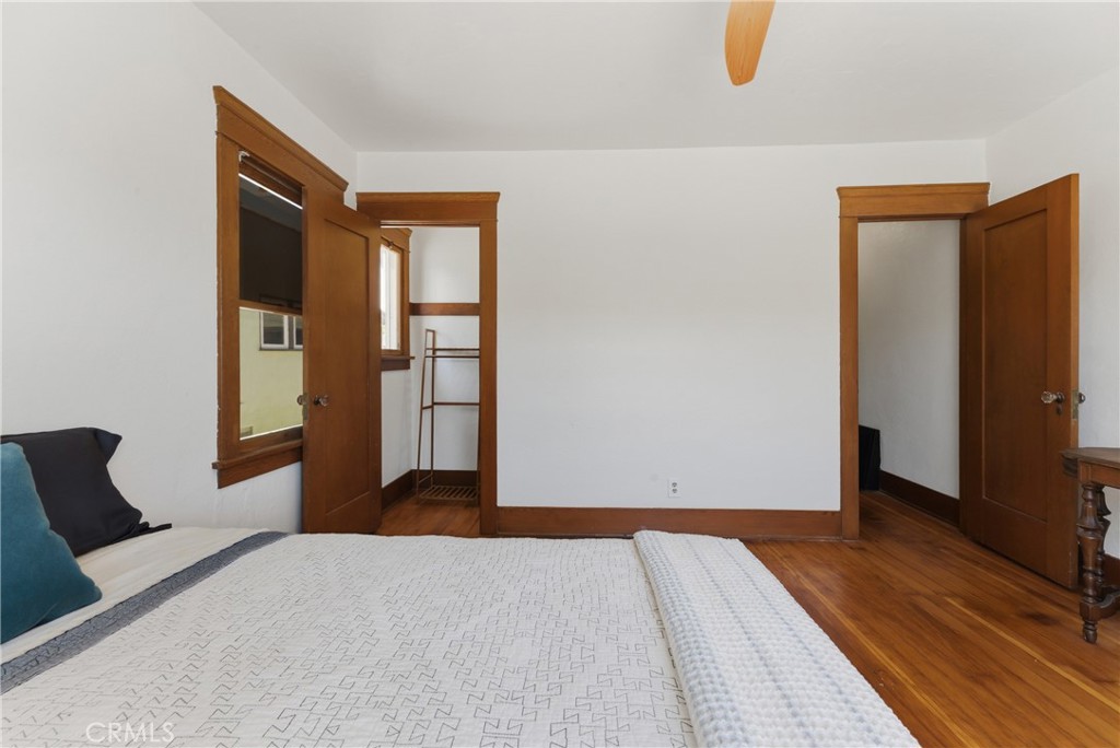 1005 Roswell