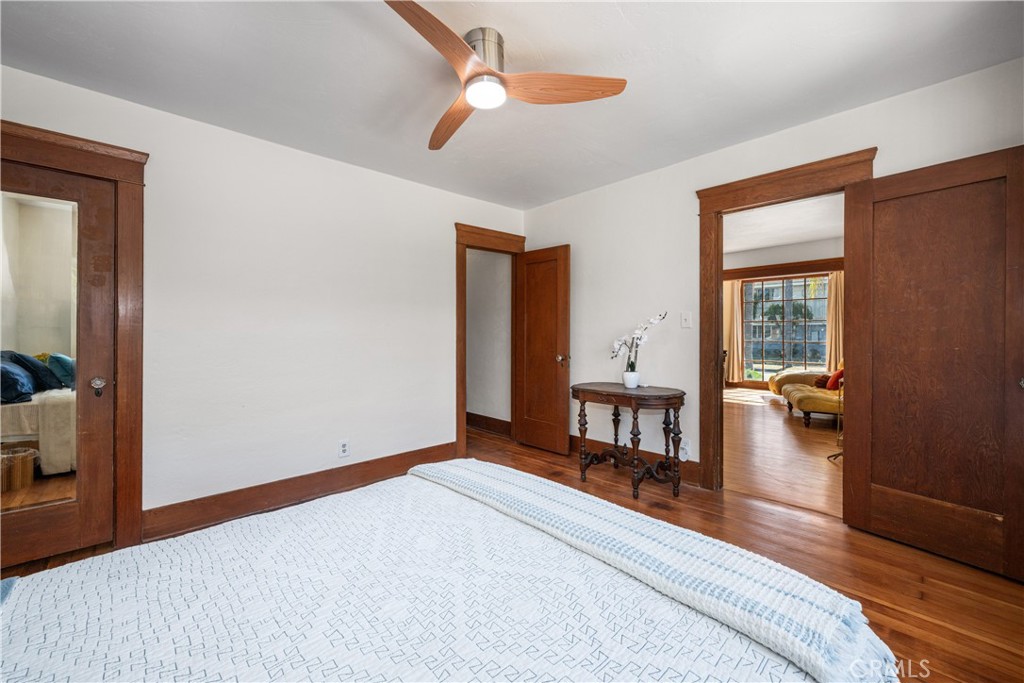 1005 Roswell