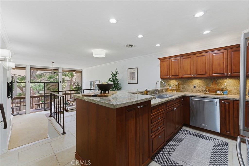 8208 Marina Pacifica N