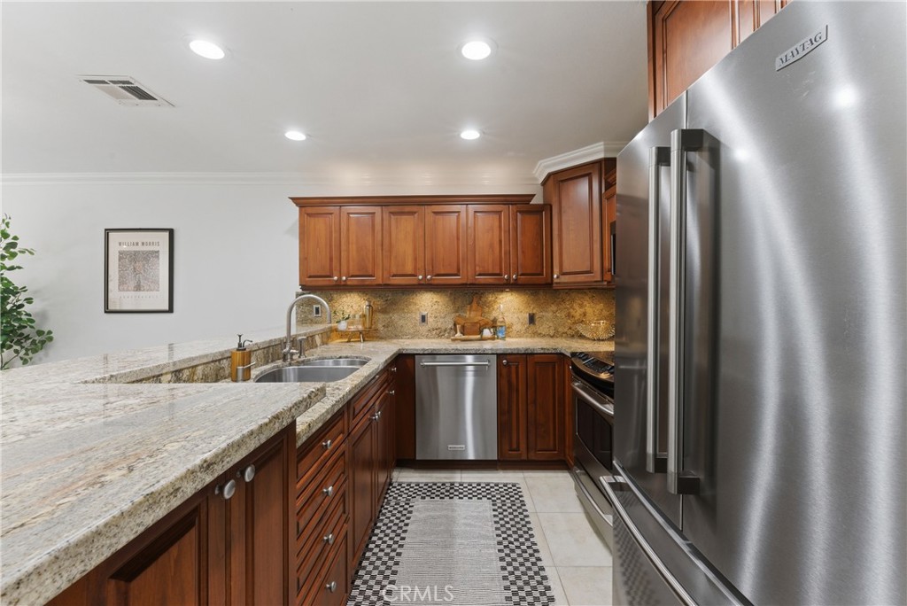 8208 Marina Pacifica N