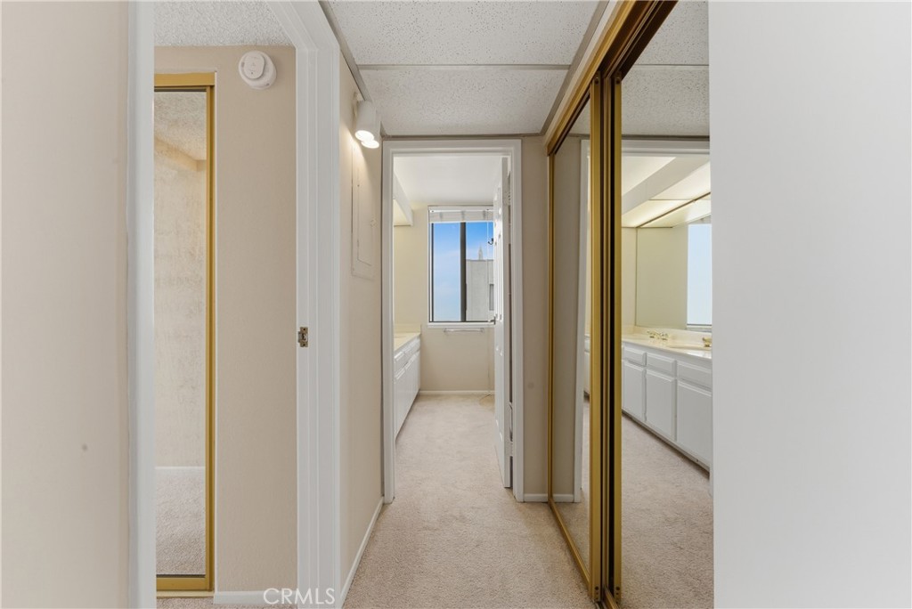 1140 E Ocean