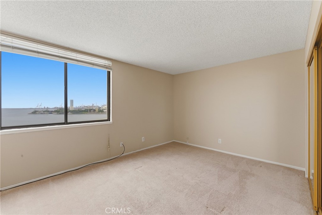 1140 E Ocean
