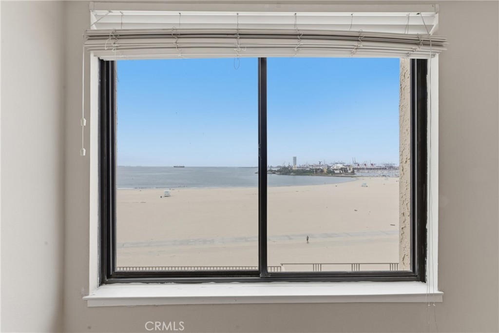 1140 E Ocean