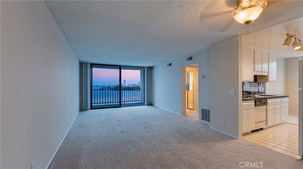 1140 E Ocean