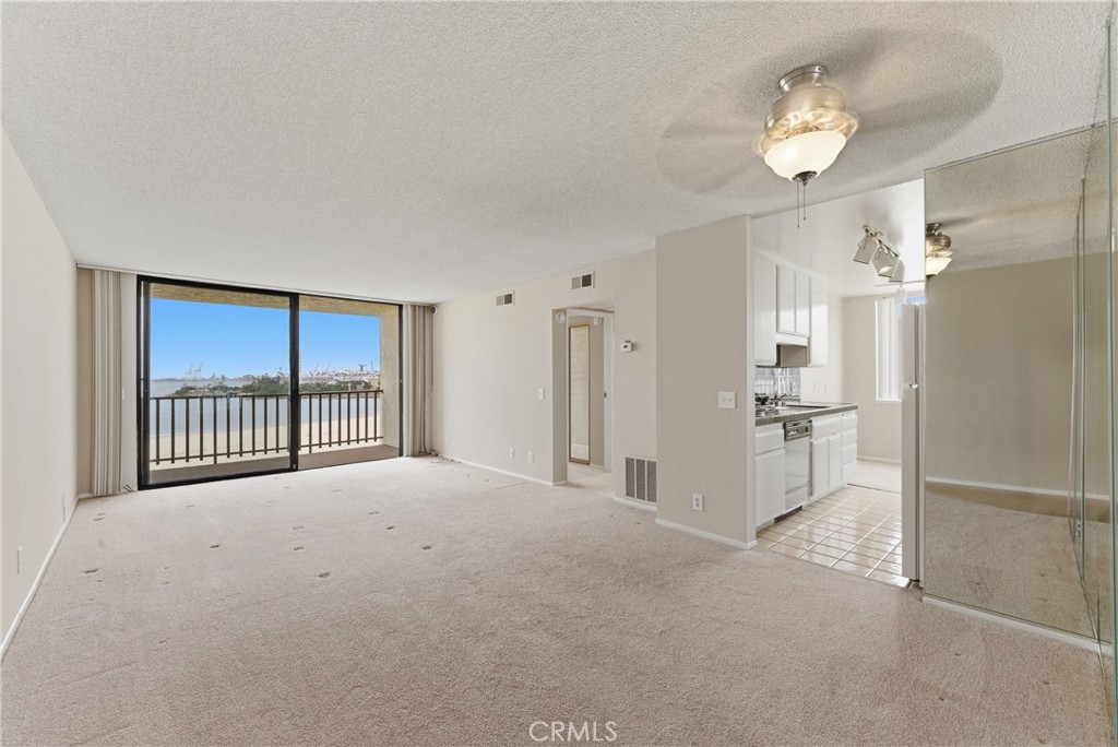 1140 E Ocean