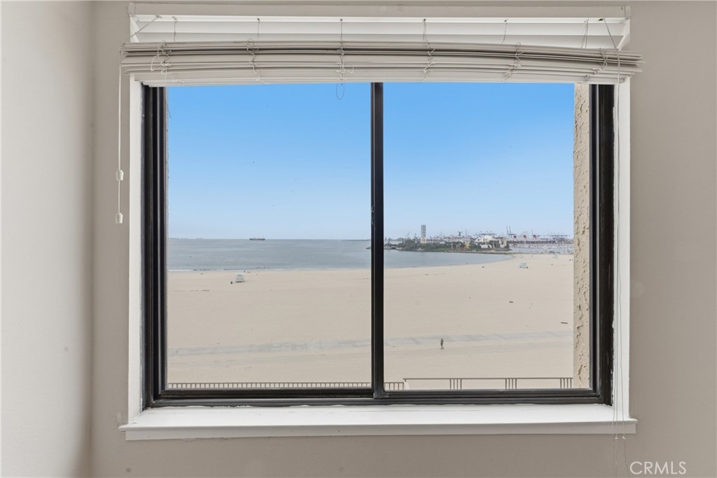 1140 E Ocean