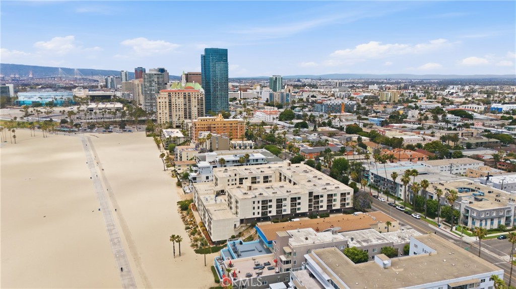 1140 E Ocean