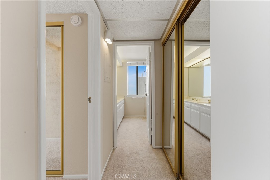 1140 E Ocean