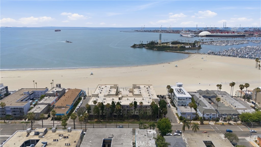 1140 E Ocean