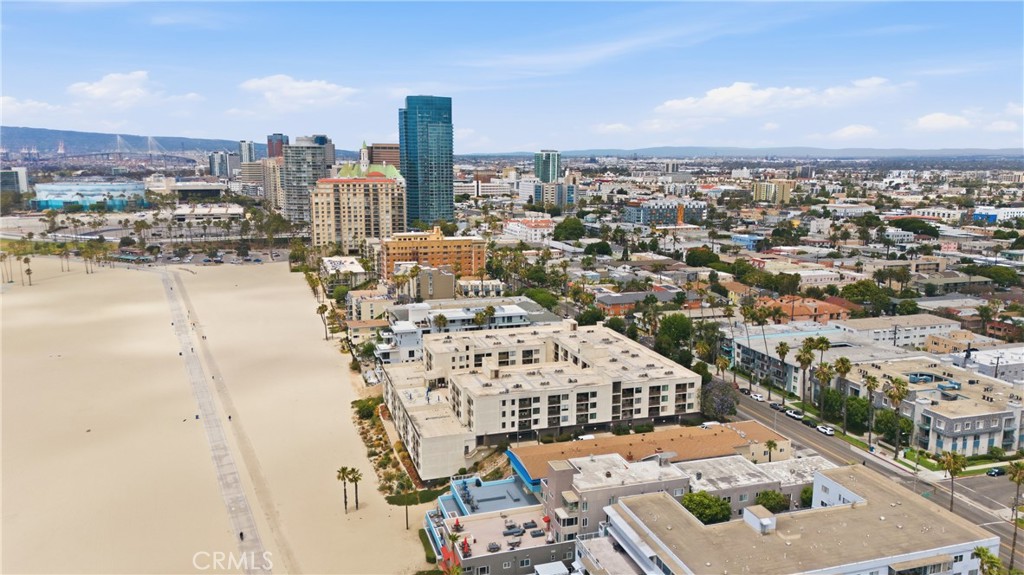 1140 E Ocean