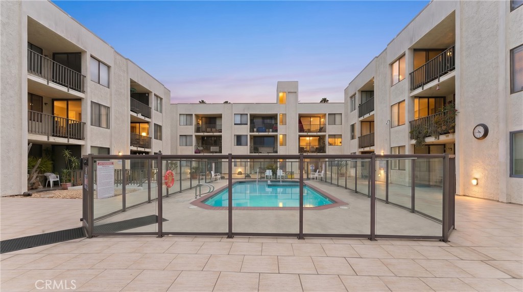 1140 E Ocean