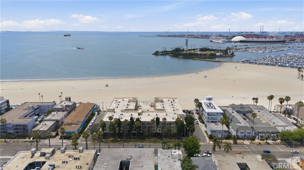 1140 E Ocean