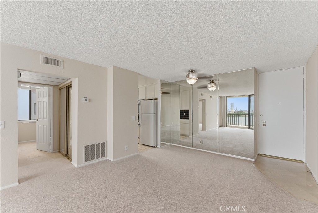 1140 E Ocean