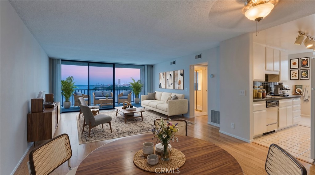 1140 E Ocean