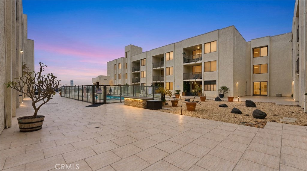 1140 E Ocean
