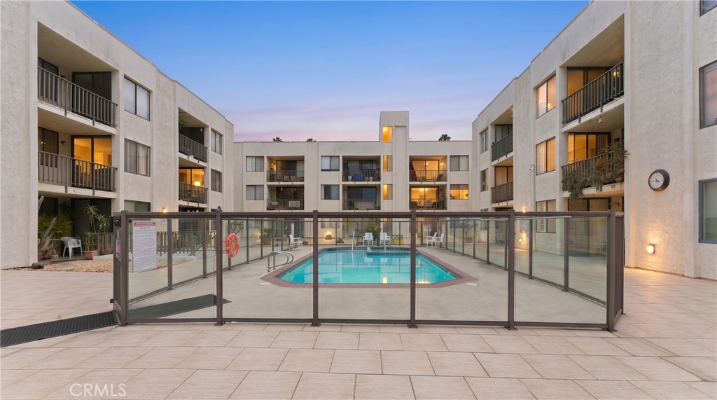 1140 E Ocean