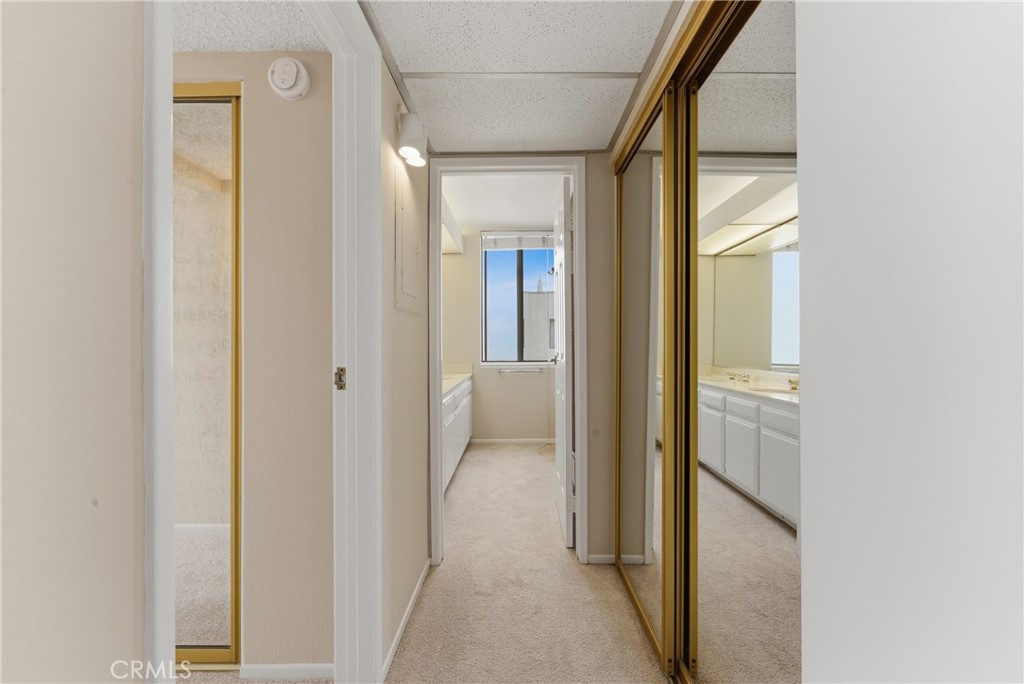 1140 E Ocean