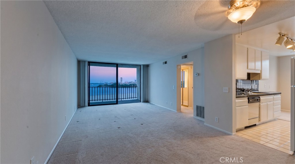 1140 E Ocean