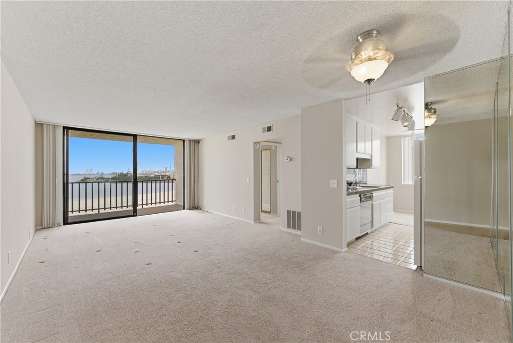 1140 E Ocean
