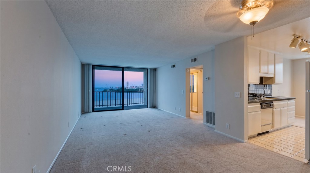 1140 E Ocean