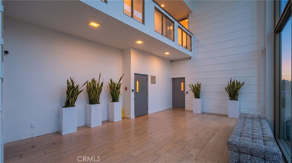 1140 E Ocean