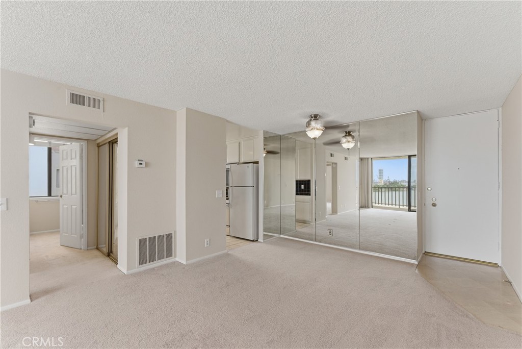 1140 E Ocean