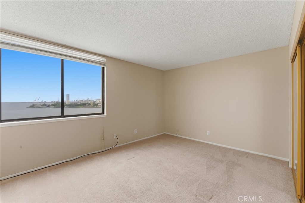 1140 E Ocean