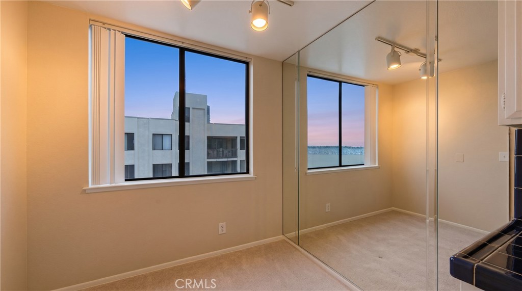 1140 E Ocean