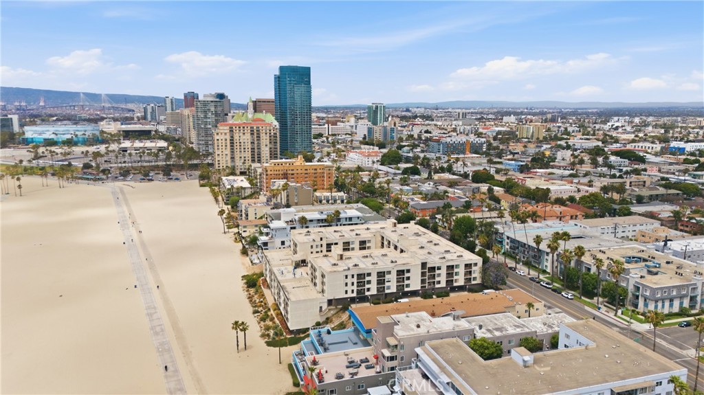 1140 E Ocean