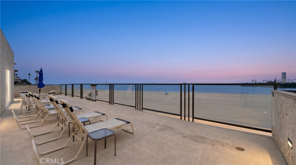 1140 E Ocean