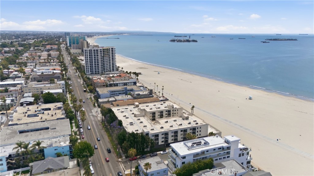 1140 E Ocean