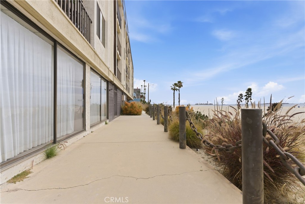 1140 E Ocean